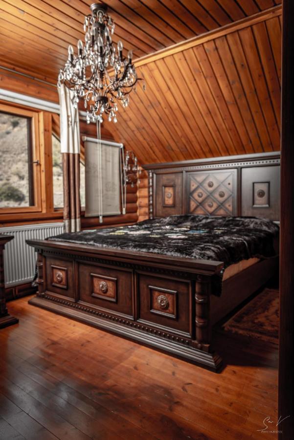 *2 Bdr Log House /Mountains/Queen Bed/Fireplace Gourri Exterior foto
